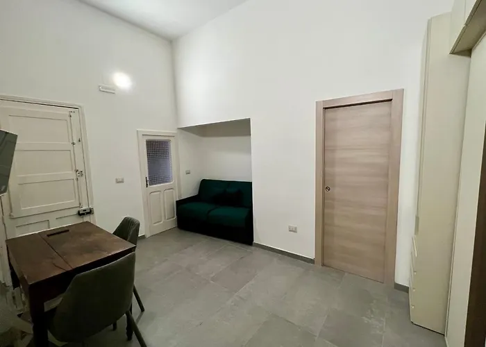 Tucci17